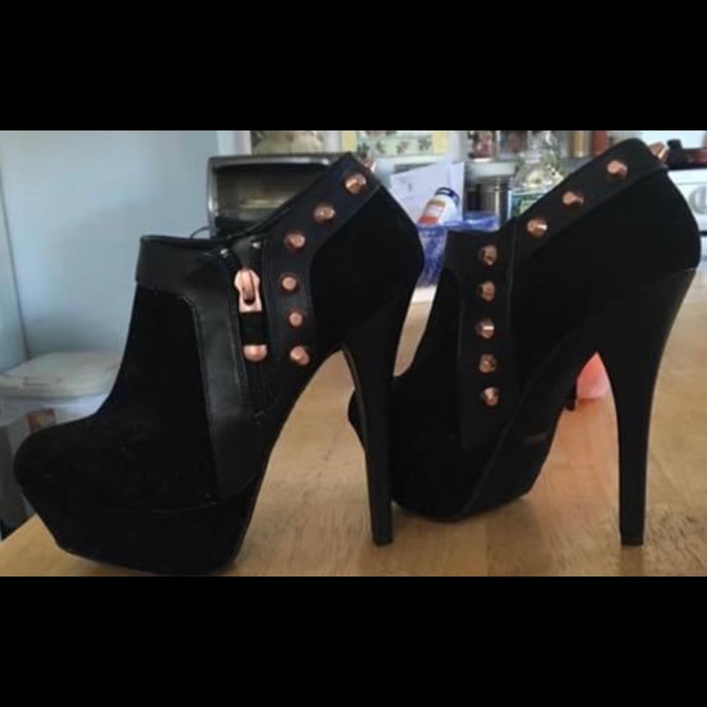 DOLLHOUSE BOOTIES!  🔥